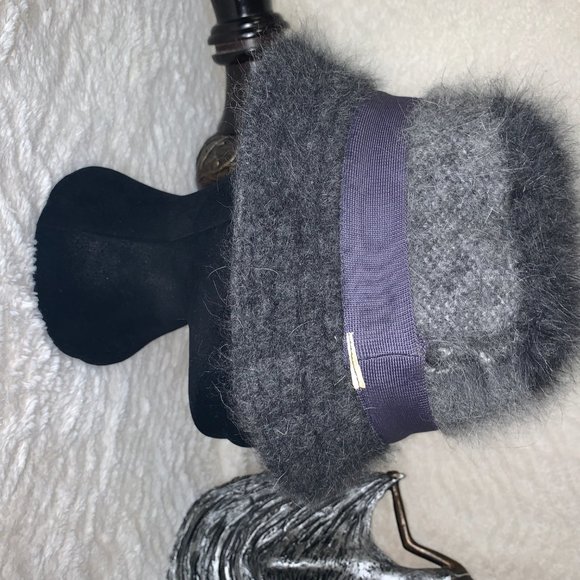 Gray Hat - Picture 10 of 10